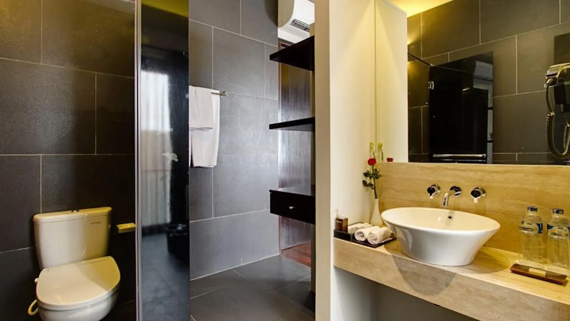 Θέρετρο 18 Suite Villa Loft At Kuta Kuta Lombok